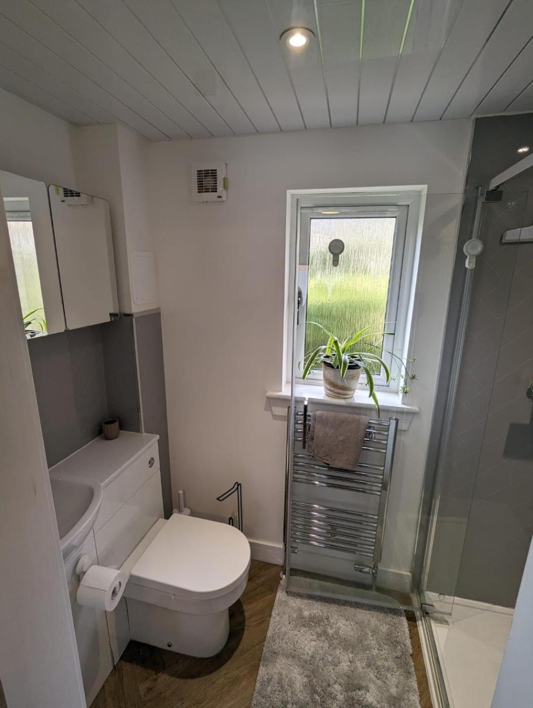 En-Suite Double Room With Private Entrance Эдинбург Экстерьер фото
